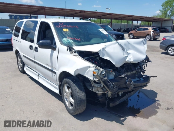 2008 Chevrolet Uplander LS Fleet z VIN 1GBDV13W48D100037, wystawiony jako IAAI lot #42096303 z przebiegiem 176 590 mil mil oraz . Historia ofert i sprzedaży dostępna na DreamBid. Obrazek 1.