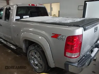 2009 GMC Sierra 1500 SLE with VIN 2GTEK29J291113067, listed as a IAAI auction lot 41327805 with 196,055 mi miles. Bid and sale history available at carsss.com. Image 3.