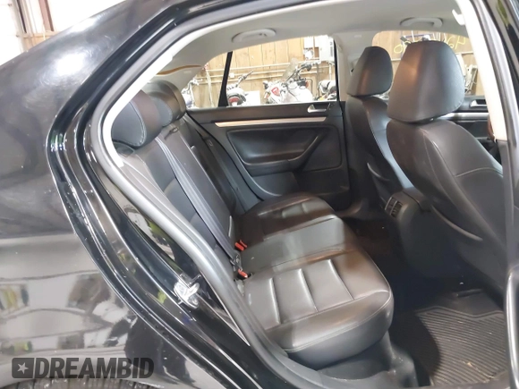 2010 Volkswagen Jetta Limited Edition with VIN 3VWAZ7AJ4AM114279, listed as a IAAI auction lot 42474290 with 170,585 mi miles and . Bid and sale history available at DreamBid. Image 8.