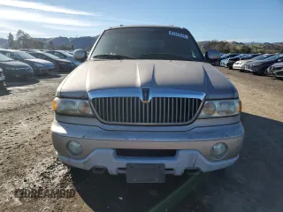 2001 Lincoln Navigator z VIN 5LMFU28R51LJ29728, wystawiony jako Copart lot #87147514 z przebiegiem 175 837 mil mil oraz Czysty tytuł • Clean title. Historia ofert i sprzedaży dostępna na DreamBid. Obrazek 5.