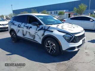 2023 Kia Sportage EX z VIN 5XYK33AF9PG119271, wystawiony jako IAAI lot #42762482 z przebiegiem 29 689 mil mil oraz . Historia ofert i sprzedaży dostępna na DreamBid. Obrazek 1.