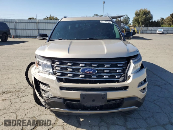 2017 Ford Explorer XLT z VIN 1FM5K8DH1HGD56468, wystawiony jako Copart lot #57130425 z przebiegiem 83 459 mil mil oraz Szkoda całkowita • Salvage title. Historia ofert i sprzedaży dostępna na DreamBid. Obrazek 5.