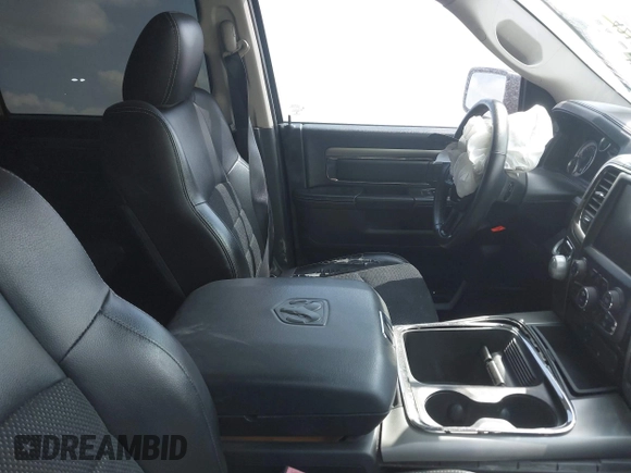 2015 Ram 1500 Sport z VIN 1C6RR6MT5FS784703, wystawiony jako IAAI lot #42129086 z przebiegiem 126 856 mil mil oraz . Historia ofert i sprzedaży dostępna na DreamBid. Obrazek 5.