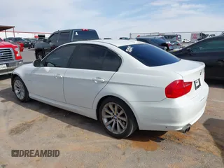 2011 BMW 3 Series 328i с VIN WBAPH7C54BE682973, выставлен на аукционе IAAI как лот 42235227 с пробегом 141 576 миль миль и . История ставок и продаж доступна на DreamBid. Изображение 15.