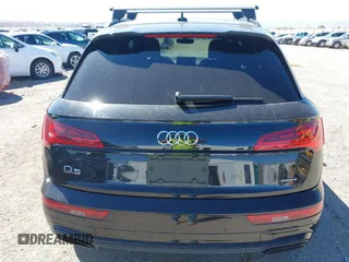 2025 Audi Q5 S line Premium z VIN WA1GAAFY7S2022643, wystawiony jako IAAI lot #41881316 z przebiegiem 8367 mil mil oraz . Historia ofert i sprzedaży dostępna na DreamBid. Obrazek 16.