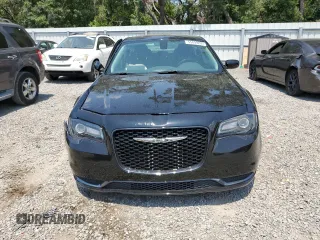 2018 Chrysler 300 Touring z VIN 2C3CCAAG9JH341047, wystawiony jako Copart lot #55899205 z przebiegiem 24 658 mil mil oraz Szkoda całkowita • Salvage title. Historia ofert i sprzedaży dostępna na DreamBid. Obrazek 5.