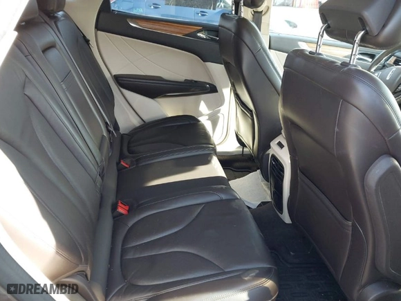 2016 Lincoln MKC Select with VIN 5LMCJ2D95GUJ08172, listed as a IAAI auction lot 41504279 with 73,425 mi miles. Bid and sale history available at carsss.com. Image 8.