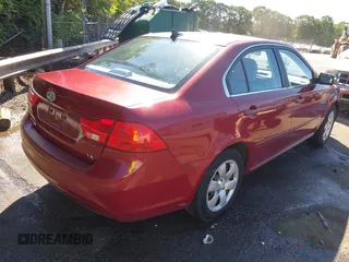 2009 Kia Optima LX z VIN KNAGE228395367017, wystawiony jako IAAI lot #42310556 z przebiegiem 234 760 mil mil oraz . Historia ofert i sprzedaży dostępna na DreamBid. Obrazek 4.