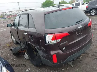 2015 Kia Sorento LX with VIN 5XYKTCA63FG585728, listed as a IAAI auction lot 42424806 with 191,894 mi miles and . Bid and sale history available at DreamBid. Image 3.