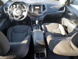 2016 Jeep Cherokee Altitude with VIN 1C4PJMCS2GW309427, listed as a Copart auction lot 88905595 with 175,974 mi miles and Salvage Title. Bid and sale history available at carsss.com. Image 8.