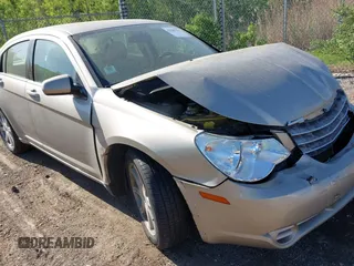 2009 Chrysler Sebring Limited z VIN 1C3LC56V29N561843, wystawiony jako IAAI lot #42286794 z przebiegiem 60 182 mil mil oraz . Historia ofert i sprzedaży dostępna na DreamBid. Obrazek 18.