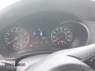 2017 Kia Optima LX z VIN KNAGT4L32H5149511, wystawiony jako IAAI lot #42087537 z przebiegiem 126 666 mil mil oraz . Historia ofert i sprzedaży dostępna na DreamBid. Obrazek 7.