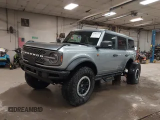 2023 Ford Bronco z VIN 1FMEE5DP2PLB55066, wystawiony jako IAAI lot #41981227 z przebiegiem 16 137 mil mil oraz . Historia ofert i sprzedaży dostępna na DreamBid. Obrazek 2.