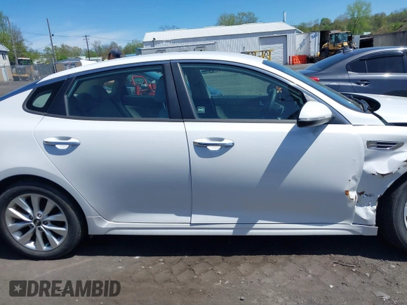 2018 Kia Optima LX with VIN 5XXGT4L31JG261091, listed as a IAAI auction lot 42168652 with 68,070 mi miles. Bid and sale history available at carsss.com. Image 13.