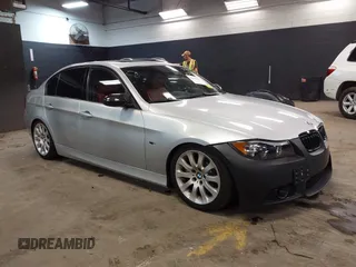 2007 BMW 3 Series 335i z VIN WBAVB73567P101199, wystawiony jako IAAI lot #42376366 z przebiegiem 76 839 mil mil oraz . Historia ofert i sprzedaży dostępna na DreamBid. Obrazek 1.