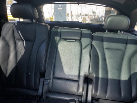 2019 Audi Q7 Premium Plus z VIN WA1LAAF74KD023923, wystawiony jako Copart lot #83977234 z przebiegiem 66 043 mil mil oraz Szkody całkowita. Historia ofert i sprzedaży dostępna na DreamBid. Obrazek 10.