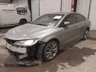 2015 Chrysler 200 S with VIN 1C3CCCDG0FN522916, listed as a IAAI auction lot 42048331 with 202,116 mi miles and . Bid and sale history available at carsss.com. Image 2.