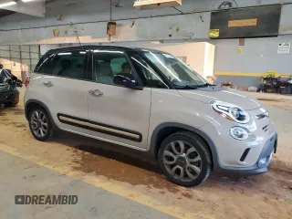 2016 FIAT 500L Trekking with VIN ZFBCFADH1GZ037861, listed as a Copart auction lot 89105085 with 77,472 mi miles and Clean Title. Bid and sale history available at carsss.com. Image 4.