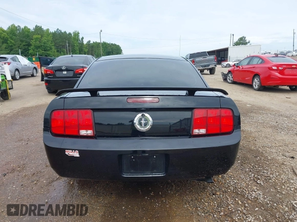 2006 Ford Mustang Standard with VIN 1ZVFT80N965157675, listed as a IAAI auction lot 42472331 with 153,220 mi miles and . Bid and sale history available at DreamBid. Image 17.