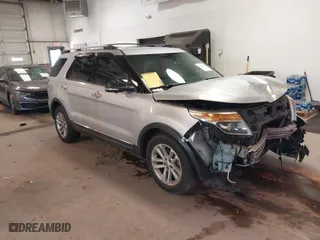 2014 Ford Explorer XLT with VIN 1FM5K7D89EGA52570, listed as a IAAI auction lot 41307178 with 286,243 mi miles. Bid and sale history available at carsss.com. Image 1.