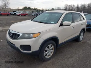 2011 Kia Sorento LX with VIN 5XYKT3A11BG048614, listed as a IAAI auction lot 41866733 with 221,612 mi miles. Bid and sale history available at carsss.com. Image 2.