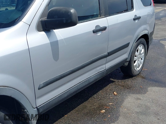 2005 Honda CR-V EX with VIN SHSRD78825U331372, listed as a IAAI auction lot 42092939 with 215,256 mi miles and . Bid and sale history available at DreamBid. Image 6.