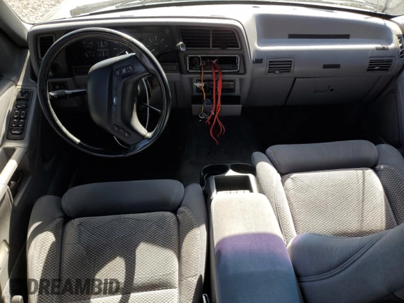 1994 Ford Explorer Eddie Bauer z VIN 1FMDU32X3RUD38012, wystawiony jako Copart lot #77417304 z przebiegiem 83 648 mil mil oraz Szkoda całkowita • Salvage title. Historia ofert i sprzedaży dostępna na DreamBid. Obrazek 8.