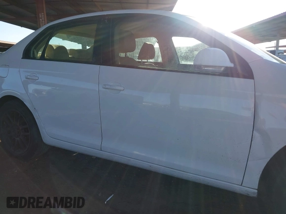 2009 Volkswagen Jetta S с VIN 3VWJZ71K79M040280, выставлен на аукционе IAAI как лот 42328383 с пробегом 160 072 миль миль и . История ставок и продаж доступна на DreamBid. Изображение 14.