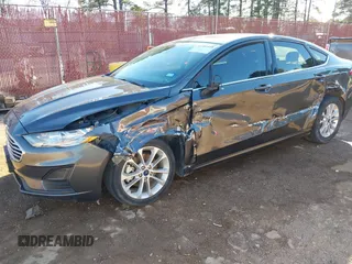 2020 Ford Fusion SE with VIN 3FA6P0H75LR129109, listed as a IAAI auction lot 41385458 with 98,099 mi miles. Bid and sale history available at carsss.com. Image 17.