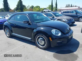 2012 Volkswagen Beetle 2.5L PZEV с VIN 3VWJP7AT1CM623126, выставлен на аукционе IAAI как лот 42408106 с пробегом 106 989 миль миль и . История ставок и продаж доступна на DreamBid. Изображение 1.