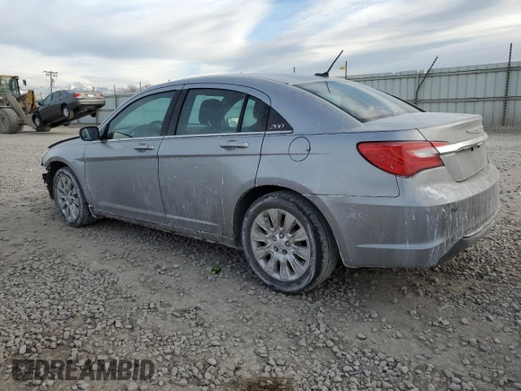 2014 Chrysler 200 LX z VIN 1C3CCBABXEN125294, wystawiony jako Copart lot #42043745 z przebiegiem 159 032 mil mil oraz Szkoda całkowita • Salvage title. Historia ofert i sprzedaży dostępna na DreamBid. Obrazek 2.