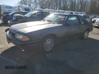 1993 Ford Mustang z VIN 1FACP41M6PF186870, wystawiony jako Copart lot #87487744 z przebiegiem 37 671 mil mil oraz Szkoda całkowita • Salvage title. Historia ofert i sprzedaży dostępna na DreamBid. Obrazek 1.