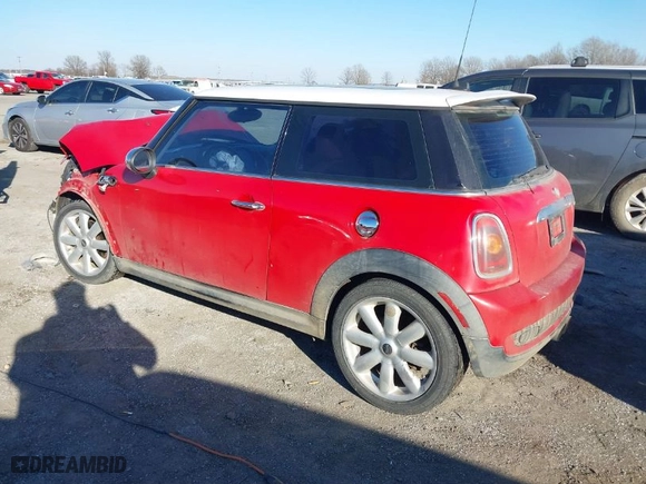 2008 MINI Cooper Hardtop S with VIN WMWMF73518TV39007, listed as a IAAI auction lot 41421314 with NaN miles. Bid and sale history available at carsss.com. Image 3.