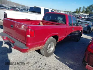 2000 GMC Sonoma SLS 1SR with VIN 1GTCS1950Y8270659, listed as a IAAI auction lot 41699057 with 159,654 mi miles and . Bid and sale history available at DreamBid. Image 4.
