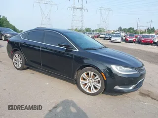 2015 Chrysler 200 Limited z VIN 1C3CCCAB9FN558368, wystawiony jako IAAI lot #42510623 z przebiegiem 105 458 mil mil oraz . Historia ofert i sprzedaży dostępna na DreamBid. Obrazek 1.