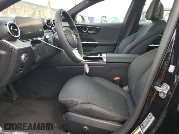 2025 Mercedes-Benz C 300 with VIN W1KAF4GBXSR252554, listed as a Copart auction lot 52370245 with 1,401 mi miles and Salvage Title. Bid and sale history available at DreamBid. Image 7.