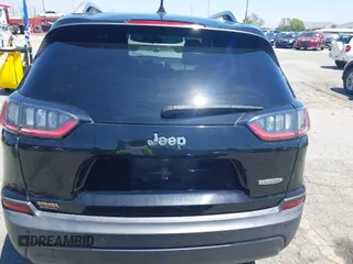 2019 Jeep Cherokee Latitude Plus z VIN 1C4PJLLB9KD248110, wystawiony jako IAAI lot #42205709 z przebiegiem 94 715 mil mil oraz . Historia ofert i sprzedaży dostępna na DreamBid. Obrazek 17.