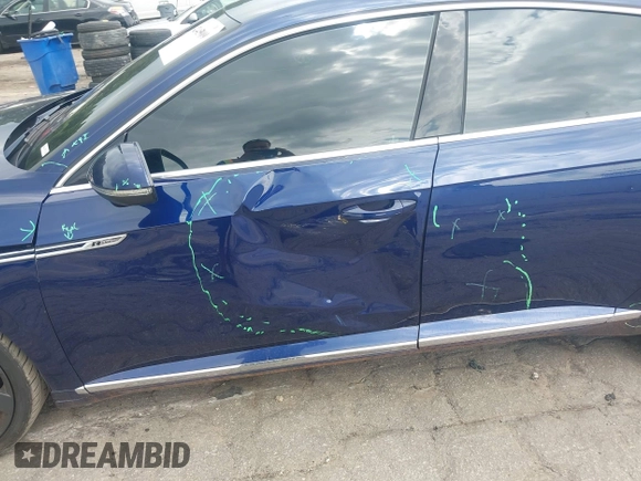 2019 Volkswagen Arteon SE R-Line with VIN WVWFR7AN8KE031697, listed as a IAAI auction lot 42445909 with 108,372 mi miles and . Bid and sale history available at DreamBid. Image 17.