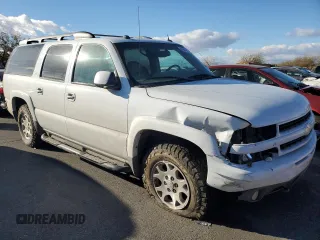 2004 Chevrolet Suburban Z71 with VIN 3GNFK16Z24G262479, listed as a Copart auction lot 43009035 with 235,865 mi miles and Salvage Title. Bid and sale history available at carsss.com. Image 4.