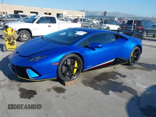 2019 Lamborghini Huracan z VIN ZHWUD4ZF8KLA11733, wystawiony jako IAAI lot #41433768 z przebiegiem 11 736 mil mil oraz . Historia ofert i sprzedaży dostępna na DreamBid. Obrazek 2.