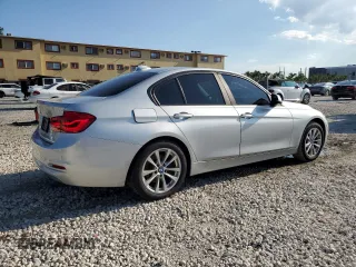 2017 BMW 3 Series 320i z VIN WBA8E1G51HNU13536, wystawiony jako Copart lot #56776245 z przebiegiem 78 809 mil mil oraz Szkoda całkowita • Salvage title. Historia ofert i sprzedaży dostępna na DreamBid. Obrazek 3.