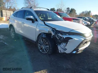 2021 Toyota Venza LE with VIN JTEAAAAH2MJ074110, listed as a IAAI auction lot 41465331 with 38,182 mi miles. Bid and sale history available at carsss.com. Image 1.