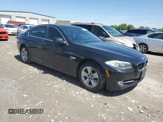 2012 BMW 5 Series 528i xDrive z VIN WBAXH5C56CDW10734, wystawiony jako Copart lot #56601805 z przebiegiem 162 016 mil mil oraz Czysty tytuł • Clean title. Historia ofert i sprzedaży dostępna na DreamBid. Obrazek 4.