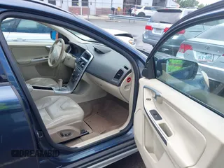 2010 Volvo XC60 3.2L z VIN YV4960DZ1A2052433, wystawiony jako IAAI lot #42222360 z przebiegiem 224 778 mil mil oraz . Historia ofert i sprzedaży dostępna na DreamBid. Obrazek 5.