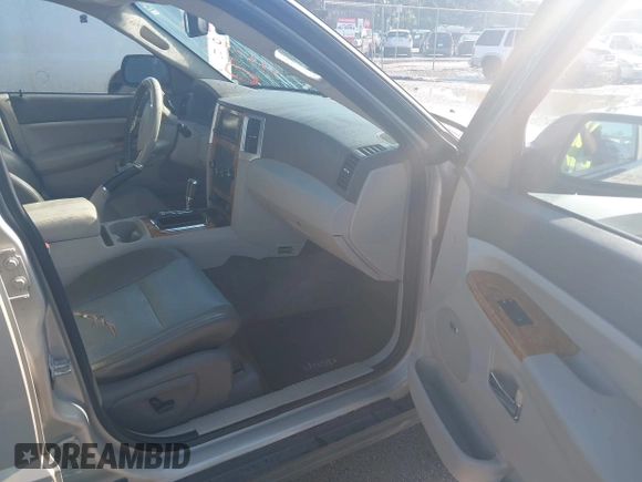 2008 Jeep Grand Cherokee Limited z VIN 1J8HS58208C106077, wystawiony jako IAAI lot #42273057 z przebiegiem 386 866 mil mil oraz . Historia ofert i sprzedaży dostępna na DreamBid. Obrazek 5.