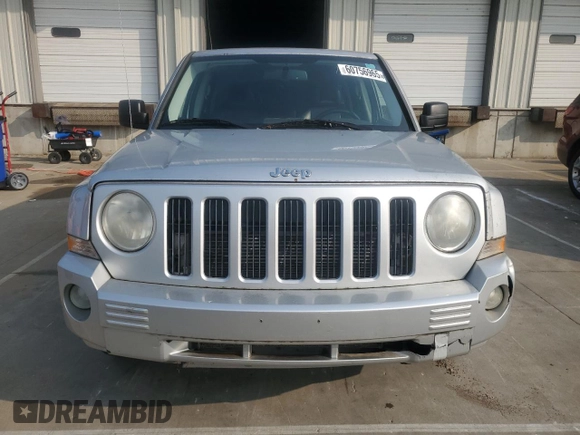 2008 Jeep Patriot Limited with VIN 1J8FF48W78D686169, listed as a Copart auction lot 60756965 with 142,440 mi miles and Clean title. Bid and sale history available at DreamBid. Image 5.