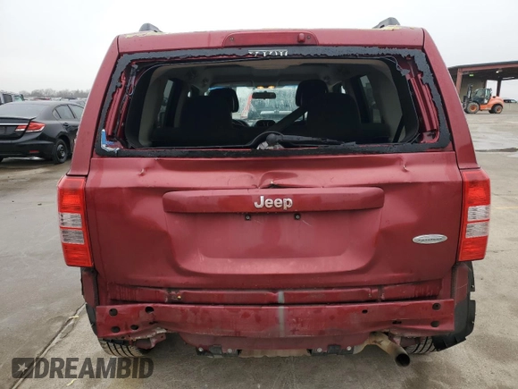 2014 Jeep Patriot Latitude with VIN 1C4NJPFA8ED818233, listed as a Copart auction lot 43947895 with 142,474 mi miles and Salvage Title. Bid and sale history available at carsss.com. Image 6.