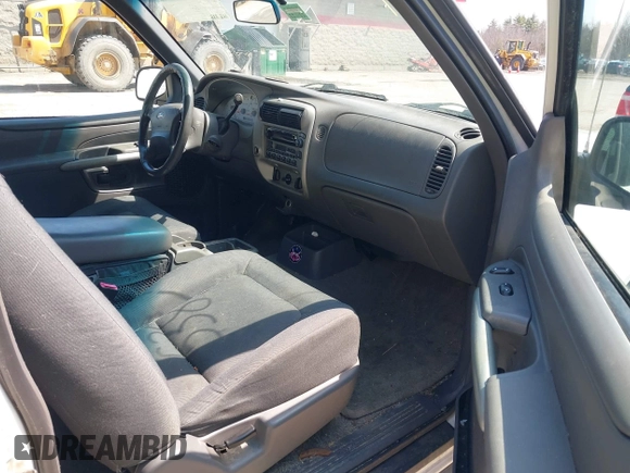 2002 Ford Explorer Sport Value z VIN 1FMYU60E62UD21697, wystawiony jako IAAI lot #42045381 z przebiegiem 122 286 mil mil oraz . Historia ofert i sprzedaży dostępna na DreamBid. Obrazek 5.