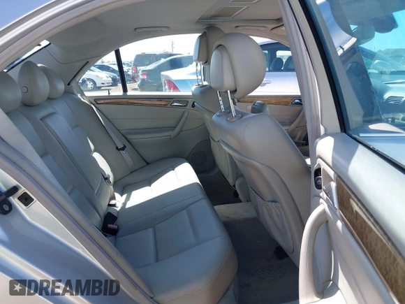 2007 Mercedes-Benz C 230 Sport с VIN WDBRF52H97A936689, выставлен на аукционе IAAI как лот 42519824 с пробегом 200 866 миль миль и . История ставок и продаж доступна на DreamBid. Изображение 8.
