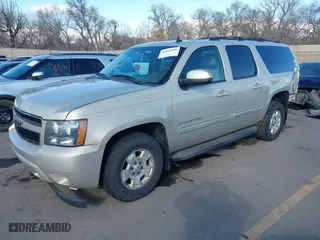 2010 Chevrolet Suburban LT with VIN 1GNUKJE35AR260614, listed as a IAAI auction lot 41835589 with 225,255 mi miles. Bid and sale history available at carsss.com. Image 17.
